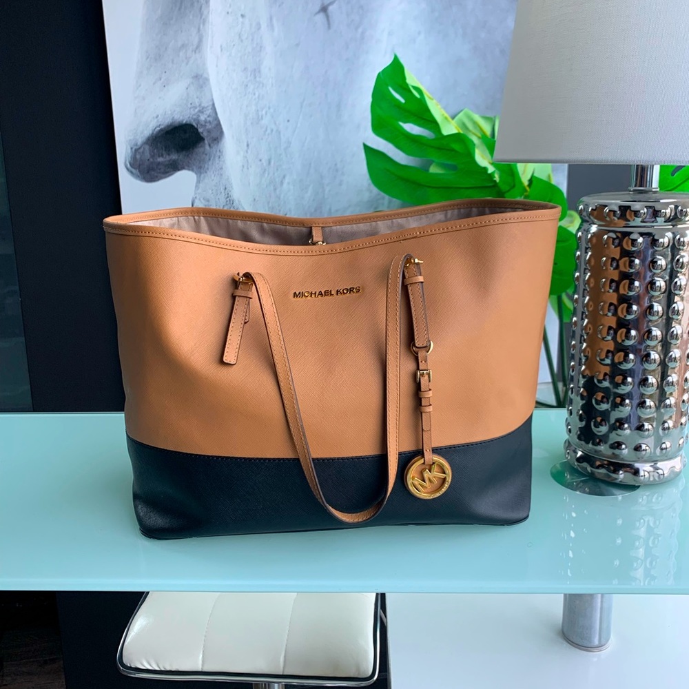 💎Michael Kors Authentic Used Color Block, Tan & Black Tote Bag!!👜